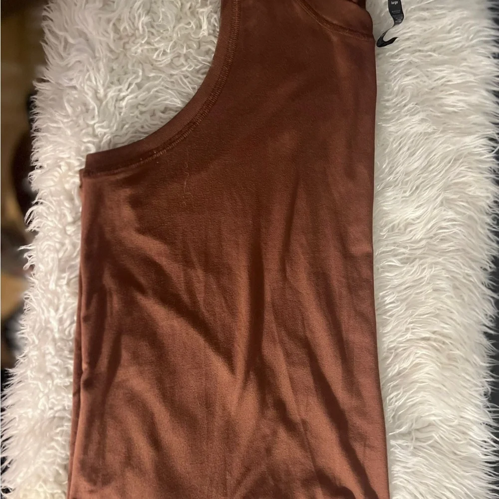 Vuori Copper Tank Top - Picture 4 of 6